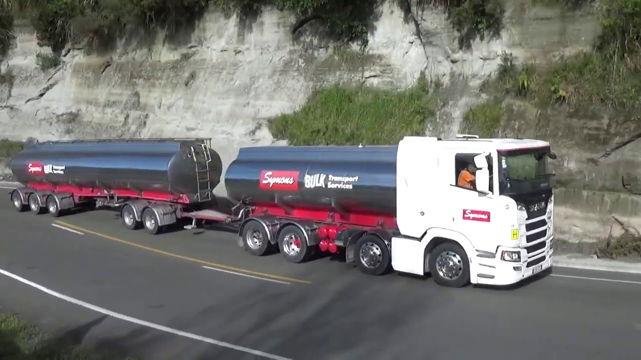 Trucking New Zealand, Mt Messenger P3