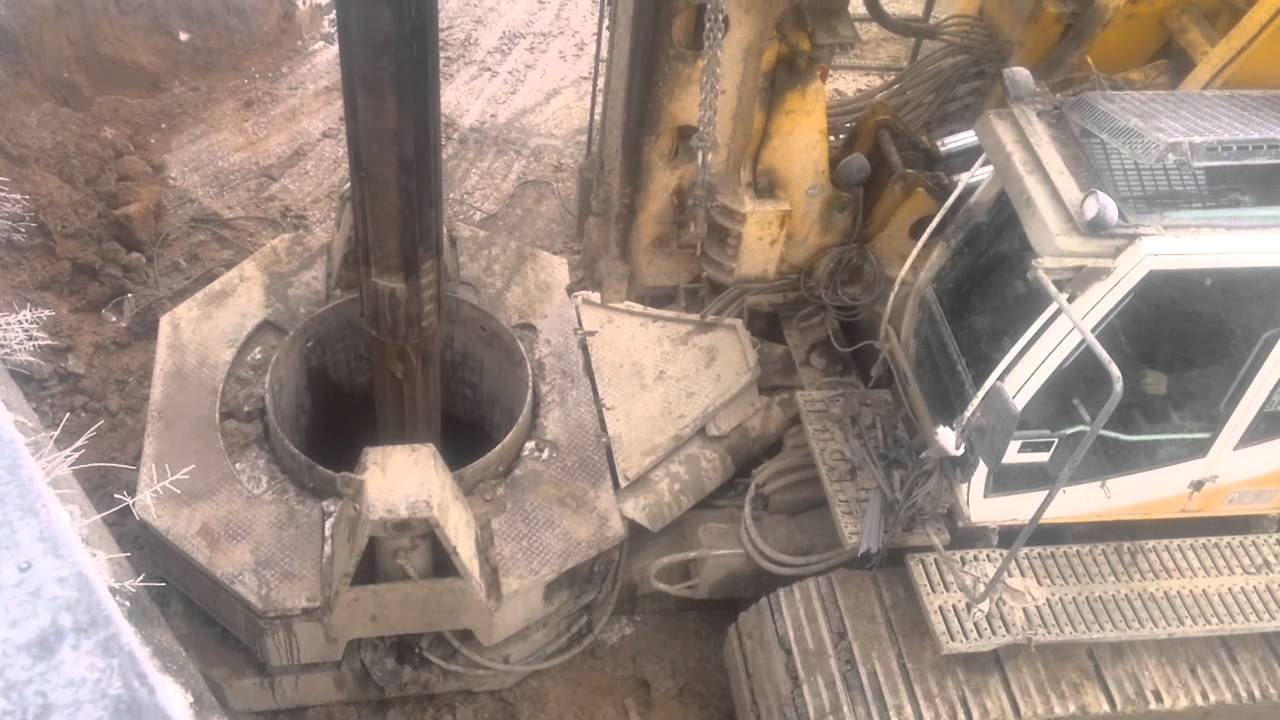 Работа буровой установки Bauer BG 28
