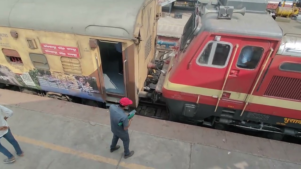 Electric Locomotive Coupling to Indian Train| Miraj, Central Railways|11404 Kolhapur Nagpur Express 