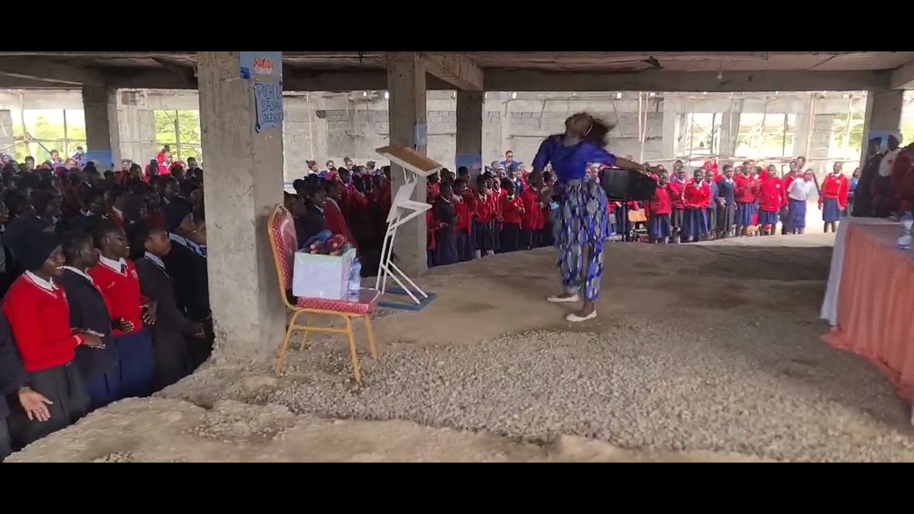 Beauty Queen performing at Kimuka girls high school it was so powerful 🔥🔥🔥