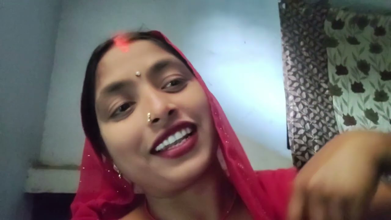 Yah dekhiae yahan kya kar raha hai mera baccha 🥰😂😅