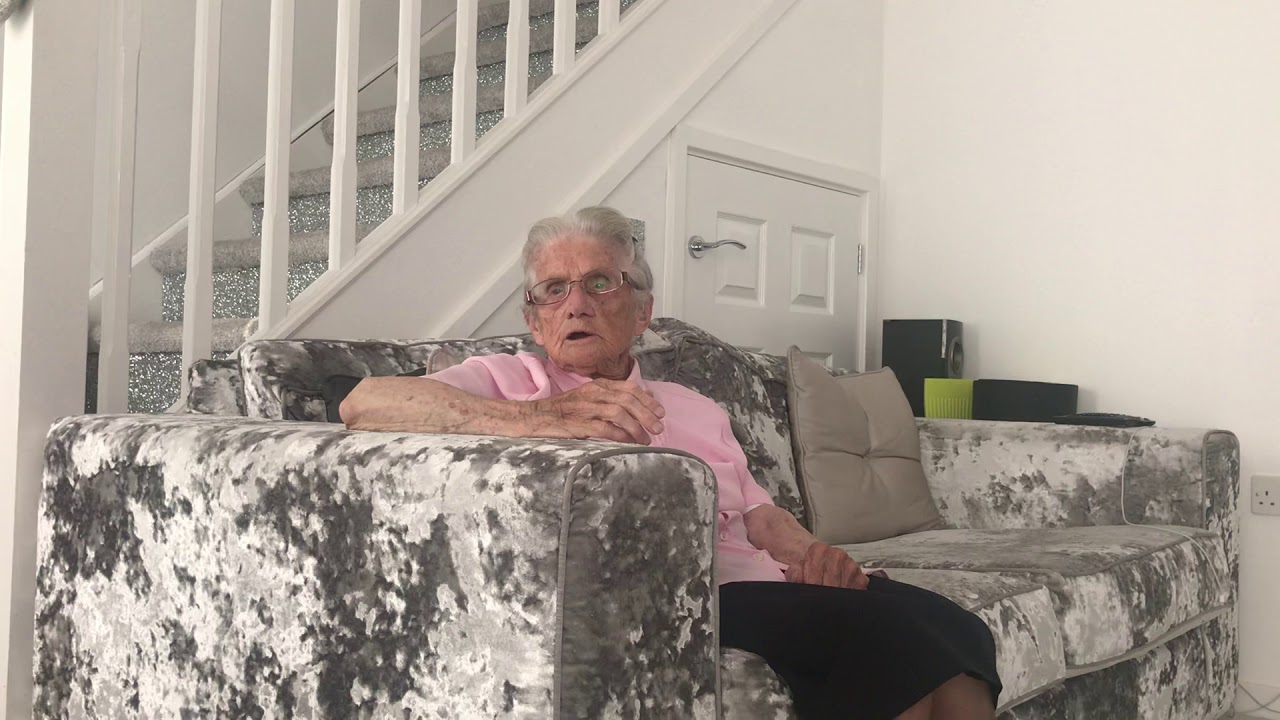 little nana iris 91 years old talking about the war, funny as 🤣💕