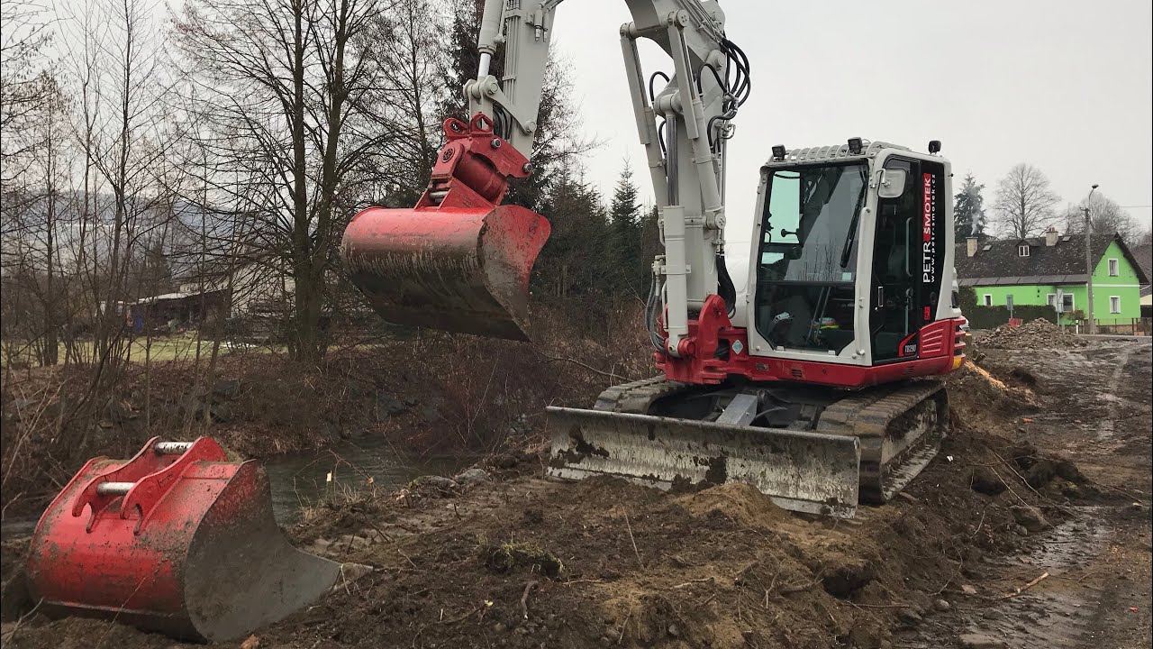 Digging the dam / Takeuchi and Hydrema 912 / 4K