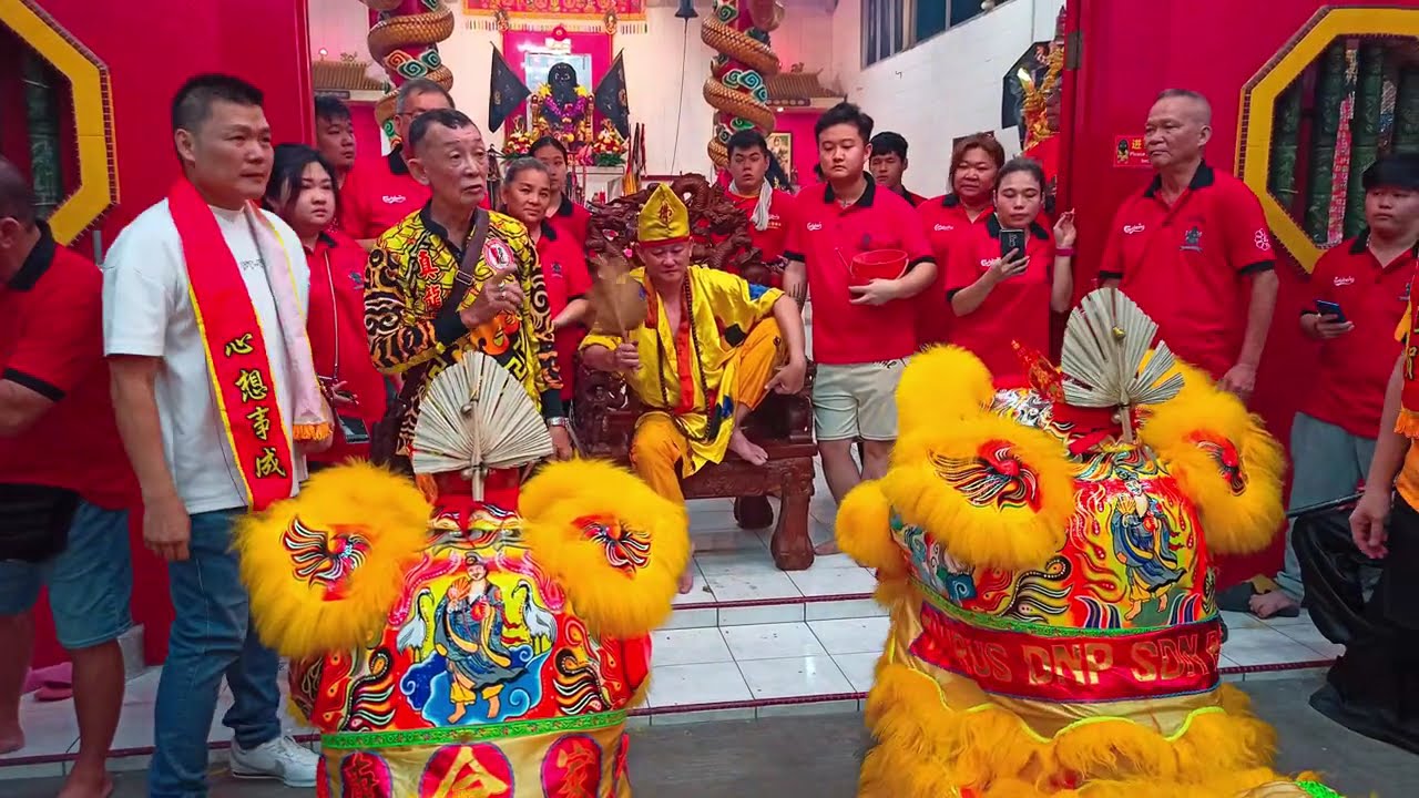 Lion Dance eye-dotting ceremony at Dewa Teoh Kong Seng Kuan Temple, Bukit Ceylon Chinese Temple