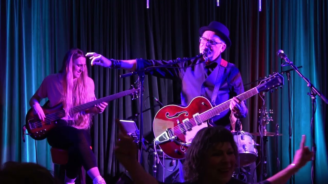 Het Ministerie van Blues, Podium zuid