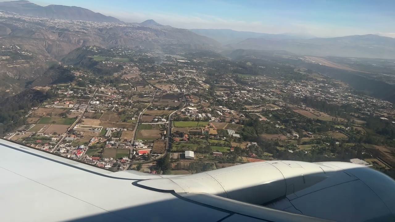 ATERRIZANDO EN QUITO - ECUADOR