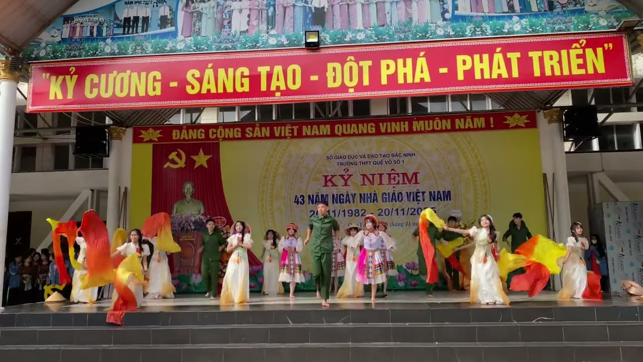 Mashup dance Made In Vietnam x Nhà Tôi Có Treo Một Lá Cờ  - 11A13 | THPT Quế Võ số 1