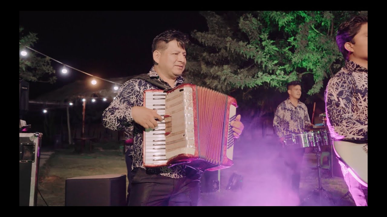 MAR AZUL DE SECHURA - MAS QUE UN LOCO