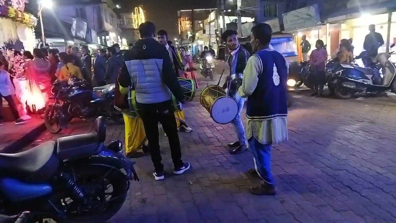 Chokh tule dekho na ke eseche band party song