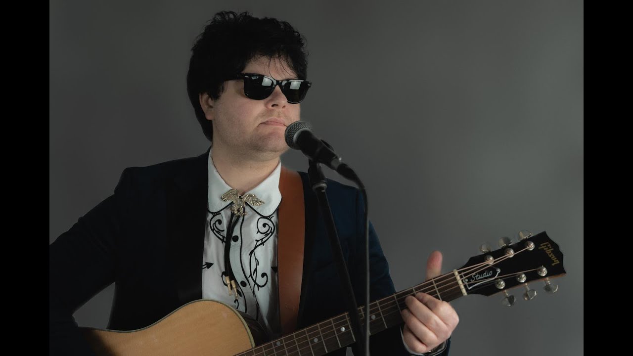 Oliver Harris with the Roy Orbison Experience 