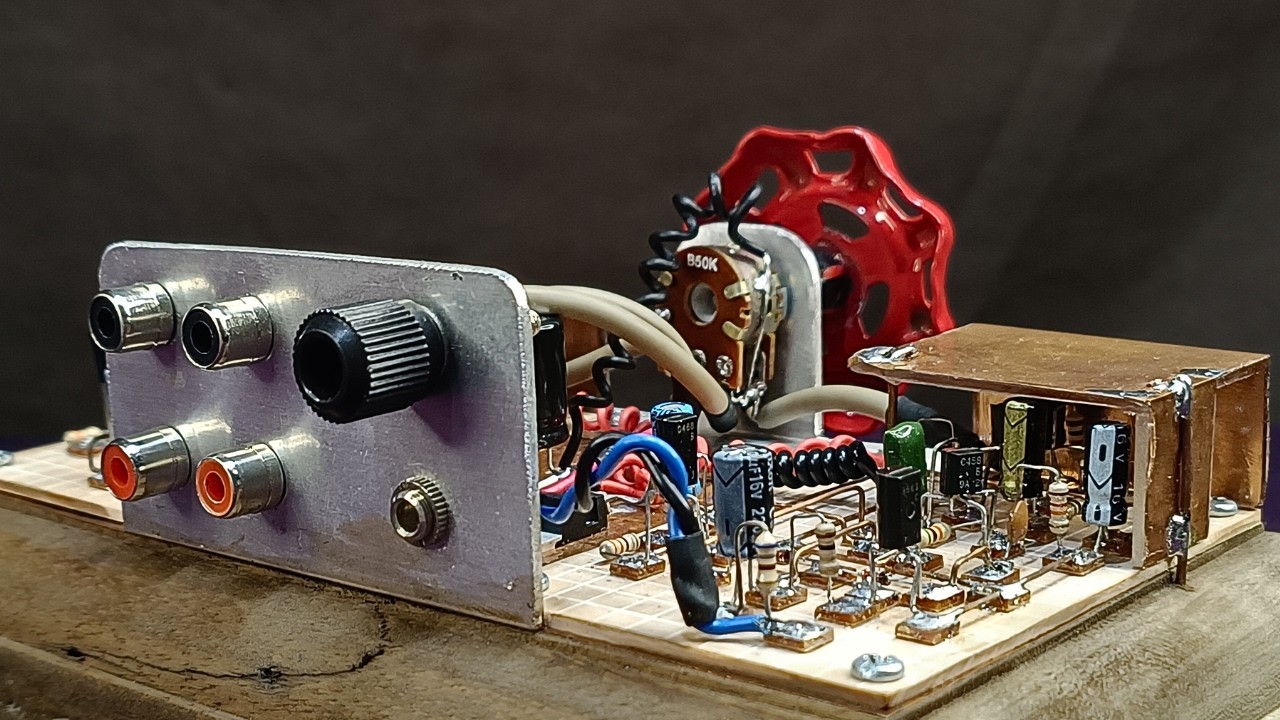 DIY 4-Transistor Ceramic Phono Stage for Deep Bass