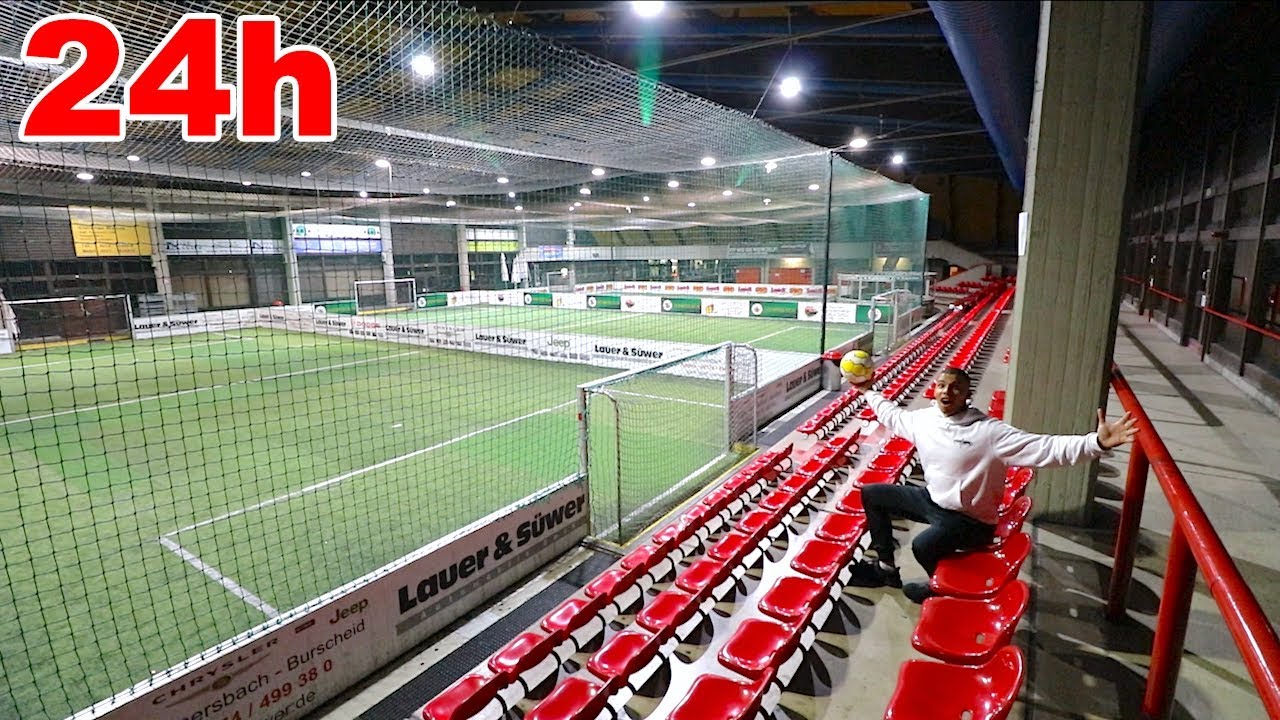 24 STUNDEN IN SOCCERHALLE EINGESPERRT !!! | Kelvin und Marvin