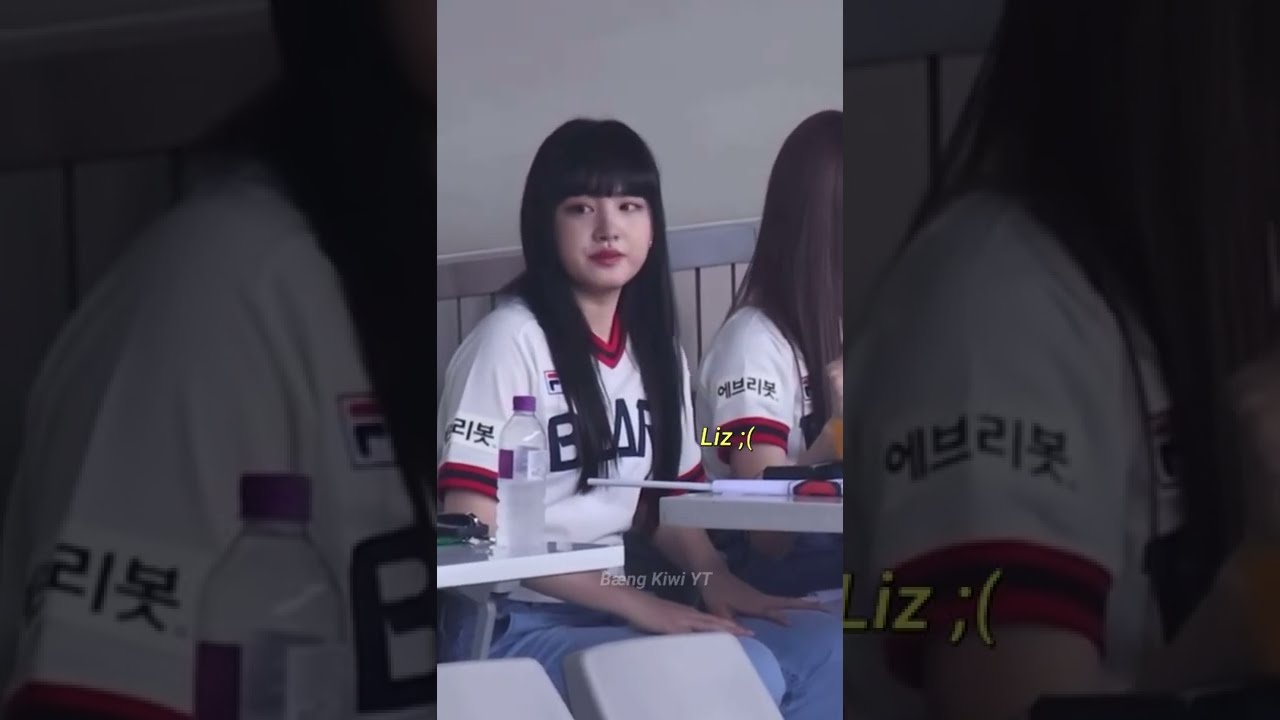 Liz watches her members eat but she can’t :(