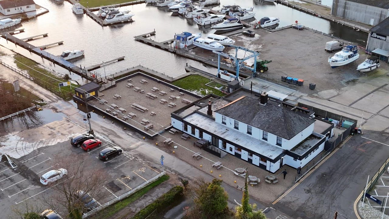 Broom Boats and Heron Pub
