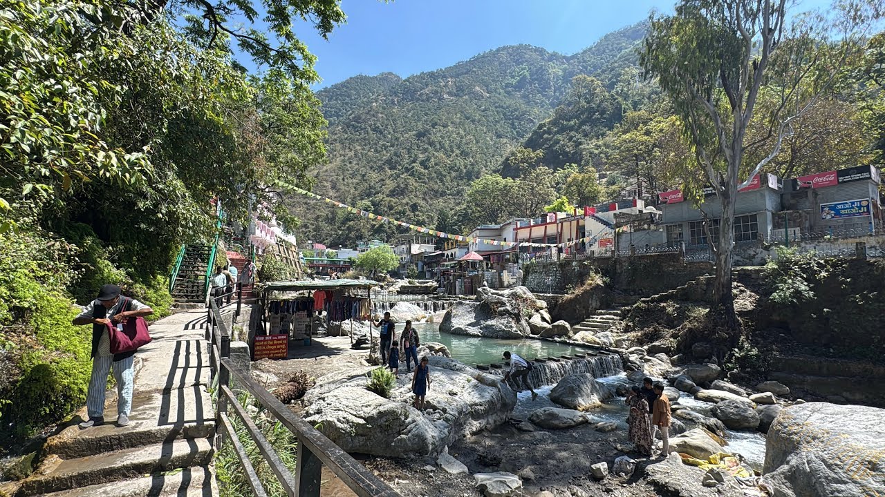 Garmi aate hi tourist aane lage Shashtradhra dehradun main