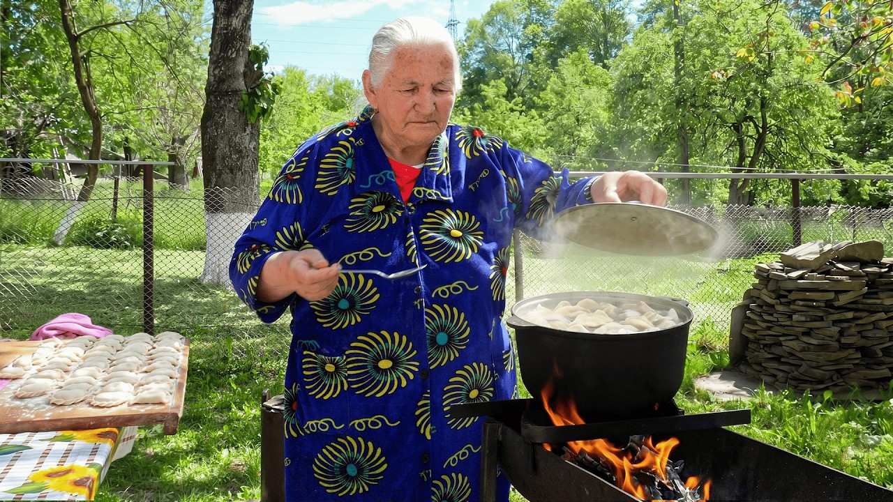 86-Year-Old Grandmother's Traditional Life & Secret Family Recipe in Remote Mountains
