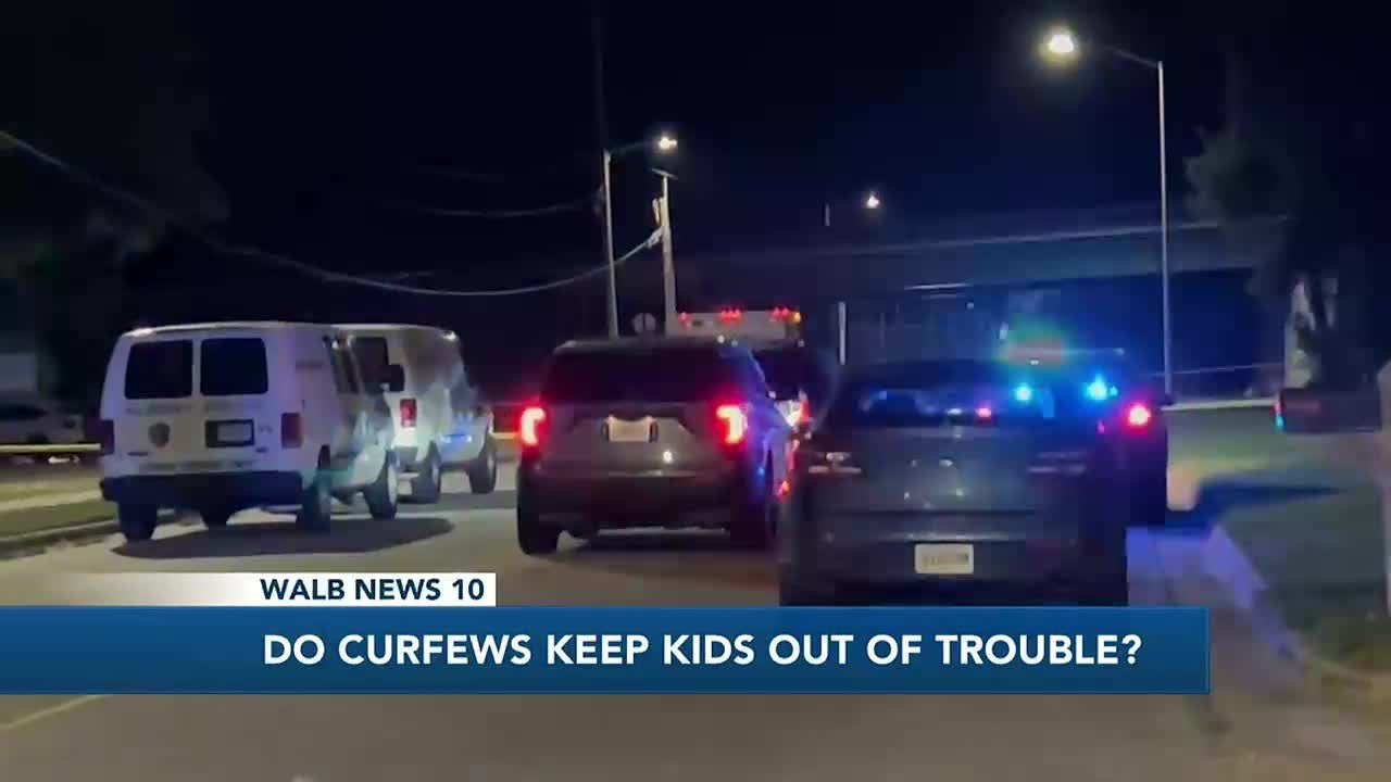 Do curfews for minors work?