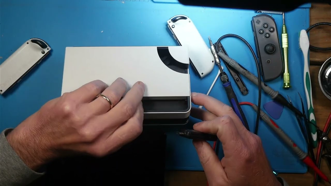 Trying to fix a Switch OLED WiFi Error 2110 2003