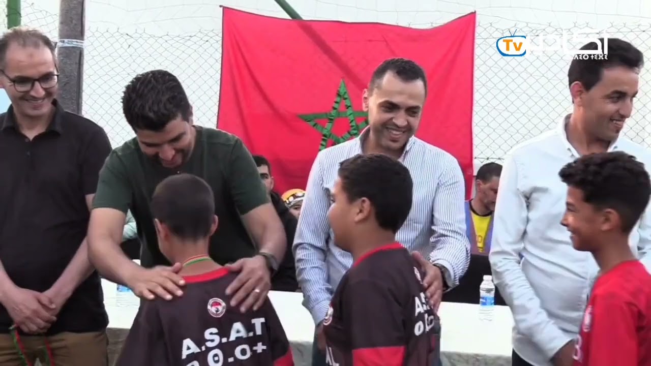 ملعب الحاج علي صوم بجماعة تامري يفتح أبوابه كأول ملـعب معشوشب في العالم القروي بشمال أكادير