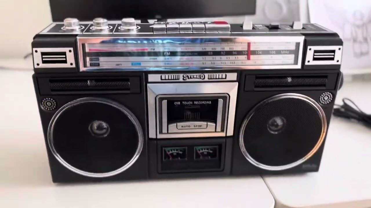 Silva Schneider PCR 1980 BT - retro cassette player - unpacking p.1