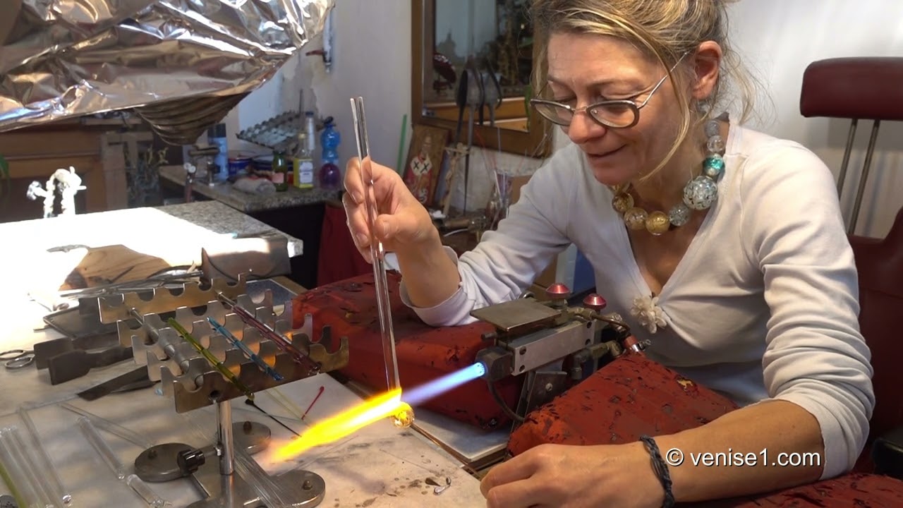 Muriel Balensi et ses perles de verre à l'âme de feu