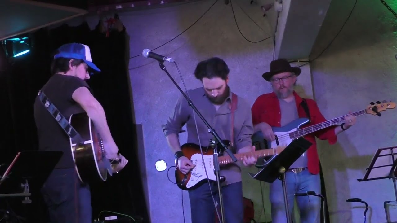 Salmon Diane-So Close to Lonely (Derek Pritzl cover) live in Milwaukee, WI 2-15-26