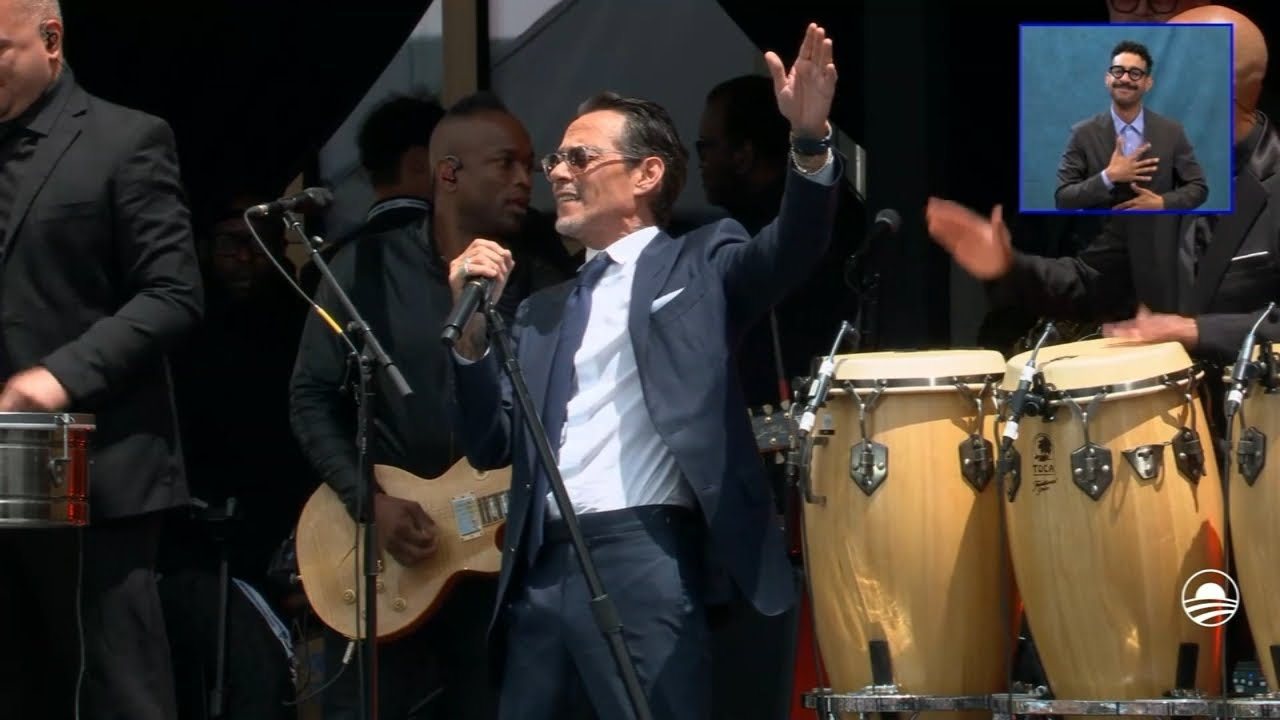 WATCH: Marc Anthony performs 'Vivir Mi Vida' at Obama Center ceremony