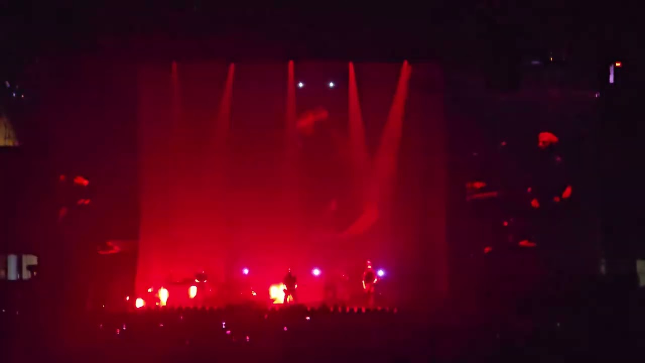 Nine Inch Nails - 09 - Gave Up - 02.10.26 - Spectrum Center - Charlotte, NC