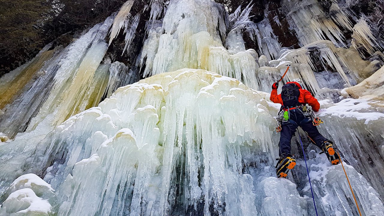 NW Ontario Ice Climbing | Grandy Mardy Falls - Kama Bay