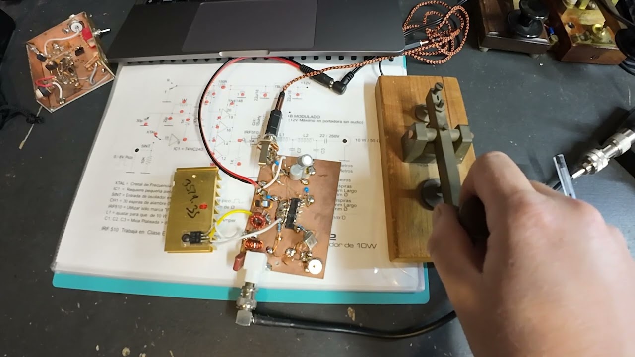 Making a Contact on a Homemade Morse Code Transmitter!