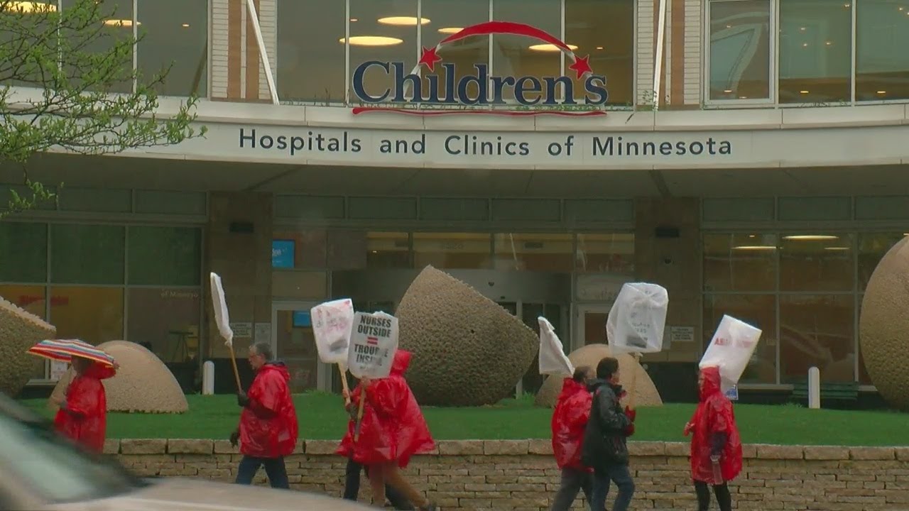 Nurses Work Under Expired Contracts, Negotiations Continue