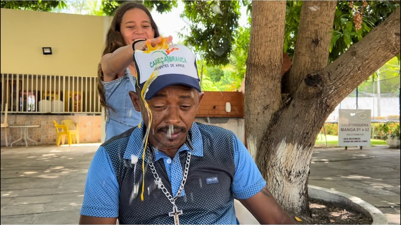 QUEBRAMOS UM OVO NA CABEÇA DE TÕE DE PRESENTE DE ANIVERSÁRIO