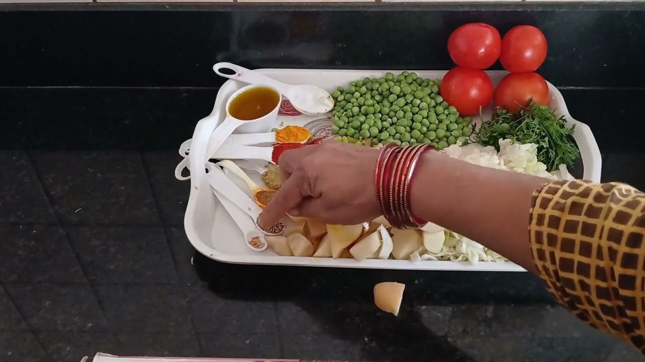 पत्ता गोभी, आलू , मटर और टमाटर की अद्भुत स्वादिष्ट सब्ज़ी 🤗