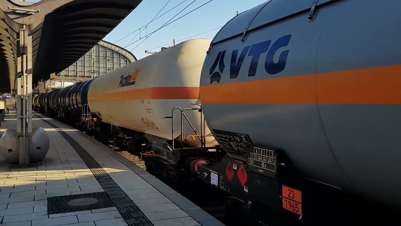 Z&uuml;ge in Magdeburg Hbf und Hamburg Hbf