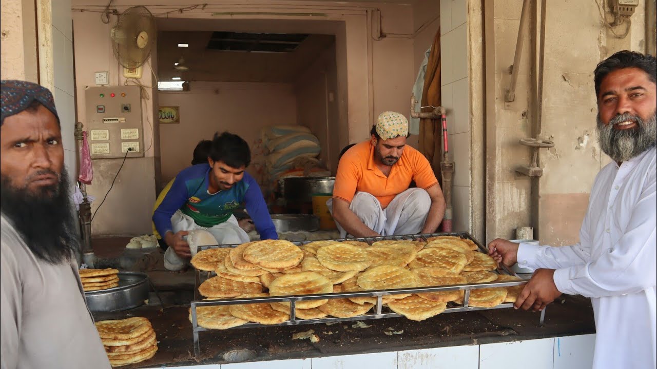Taftan | Breakfast Special Taftan Complete Process  | Iran And Sindh Famous Breakfast | Mubarak Ali