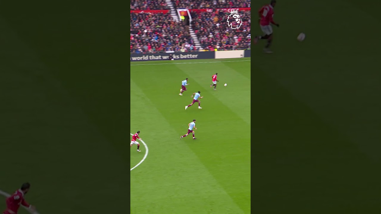 Emi Martinez saves. Bruno Fernandes scores!