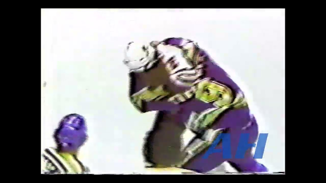 NHL Mar. 28, 1982 Grant Mulvey,CHI v Perry Turnbull,STL Chicago Blackhawks St. Louis Blues