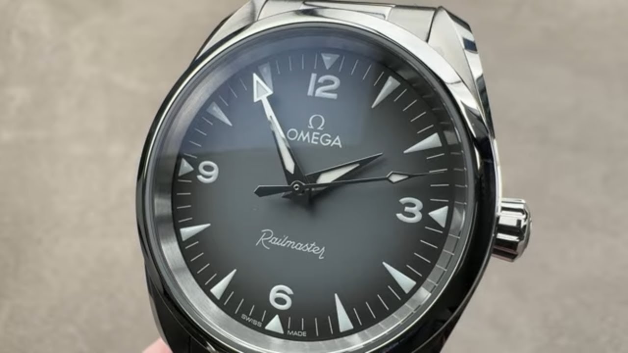 Recenzja zegarka Omega Seamaster Railmaster 235.10.38.20.06.001 z 2025 roku z szarą tarczą i kope...