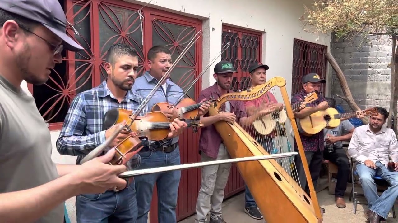 La Chuyita- Los Marineros de Tepalcatepec