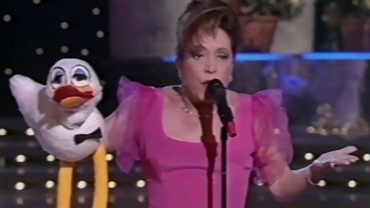 Mari Carmen y Nicol - No Me Tiréis La Ropa Interior