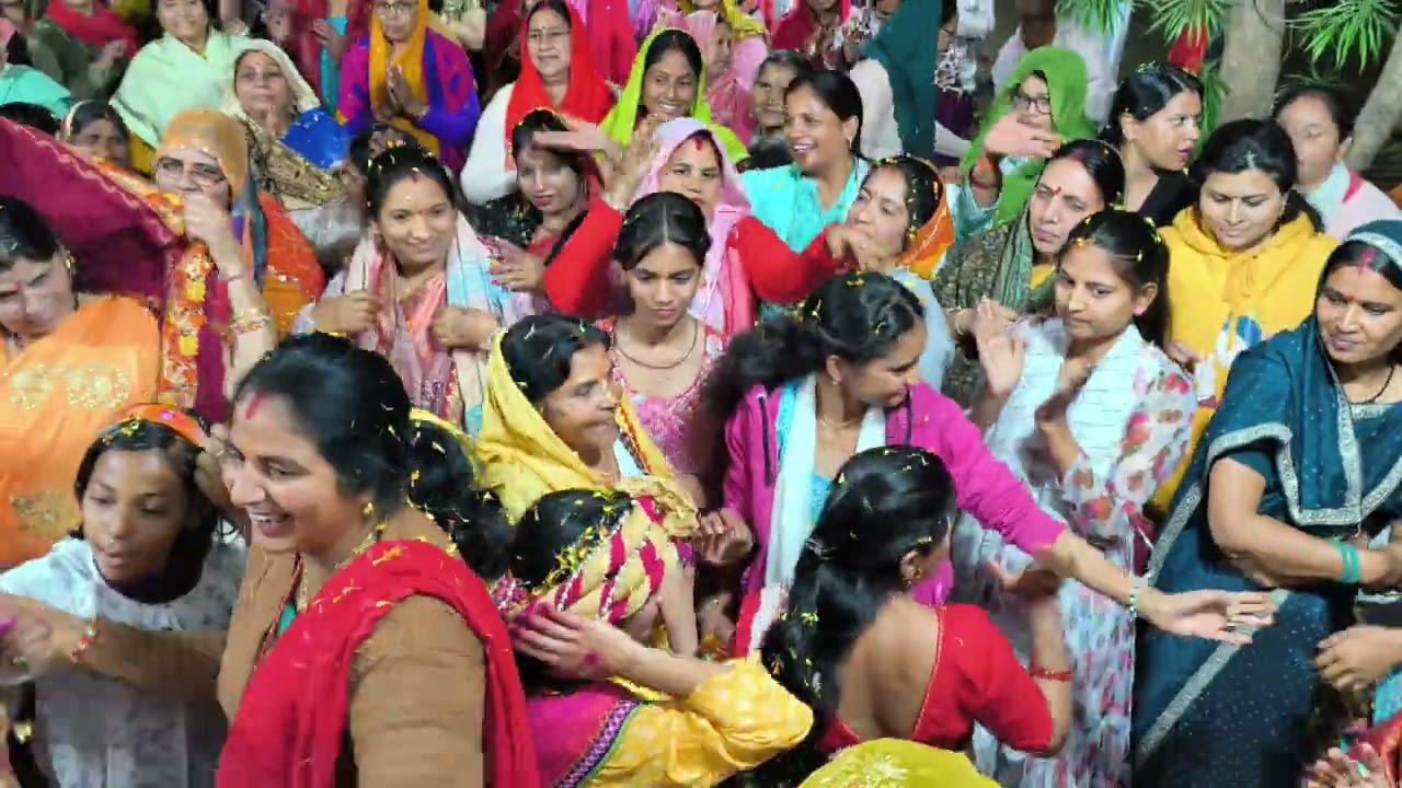 Holi khel rahe bake bihari 