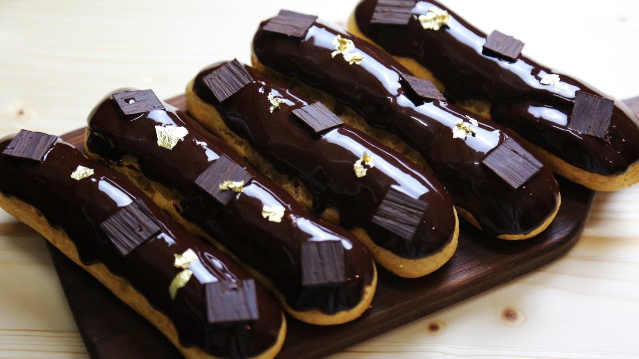 エクレール・ショコラ / &Eacute;CLAIRS AU CHOCOLAT recette par Christophe Adam / Chocolate Eclaire recipe
