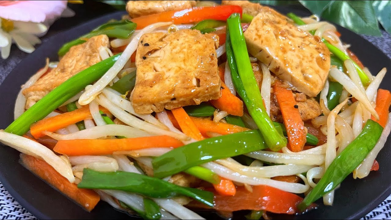 SAUT&Eacute;ED MUNG BEAN SPROUT WITH TOFU | GINISANG TOGUE with TOKWA | STIR FRY TOFU and MUNG BEAN SPROUT