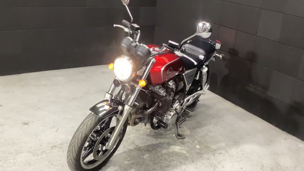 CB1100 クラシカルなスタイルが魅力的！ホンダらしい上質なネイキッドバイク♪【エンジン始動動画】
