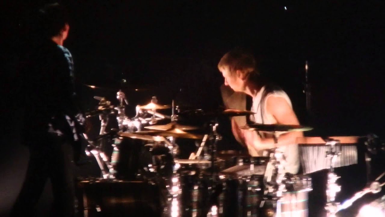 Muse- Liquid State (live in Boston 2013)