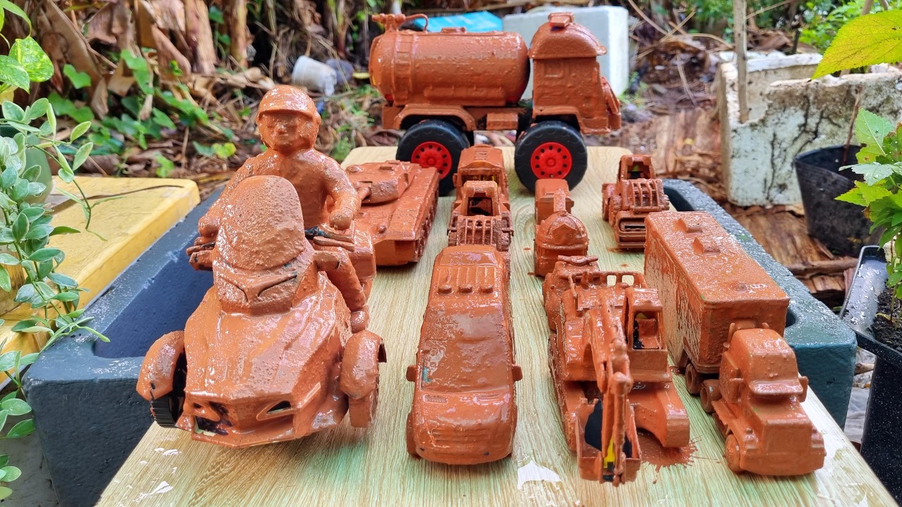 Find & Clean Muddy Toys, Concrete mixer truck, container truck, police car, school bus, tank, Tayo