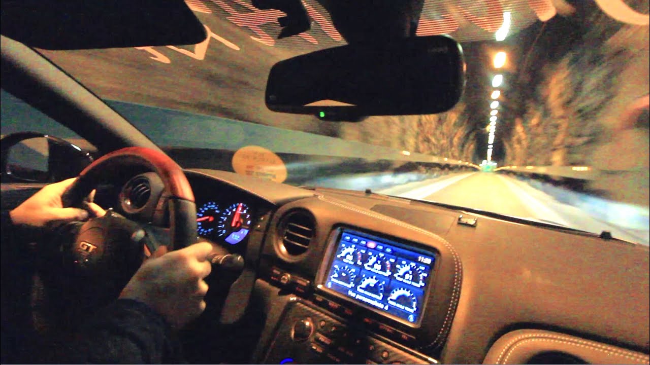 1400HP Nissan GT-R Monstaka LAUNCH CONTROL & Insane Tunnel Runs!