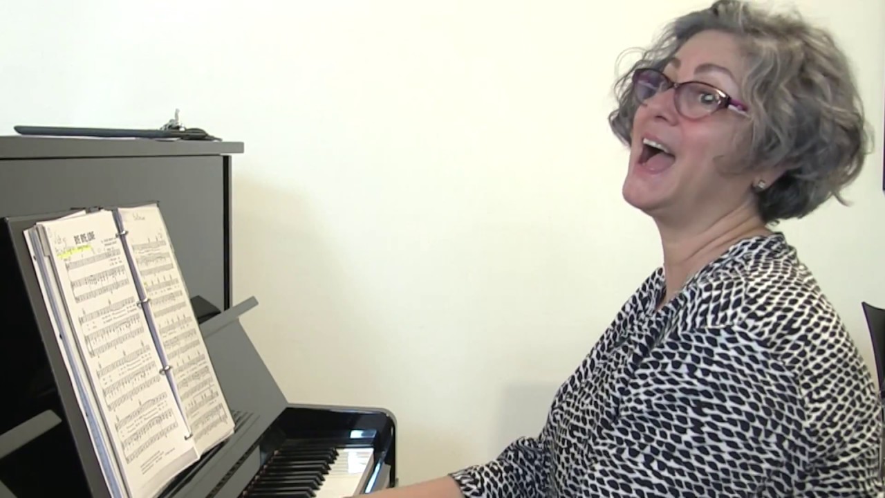 zangdocent Angelique Vlieger met het koor Sweet Sixty