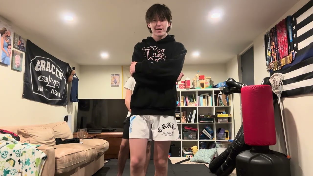Teen BJJ challenge roll 