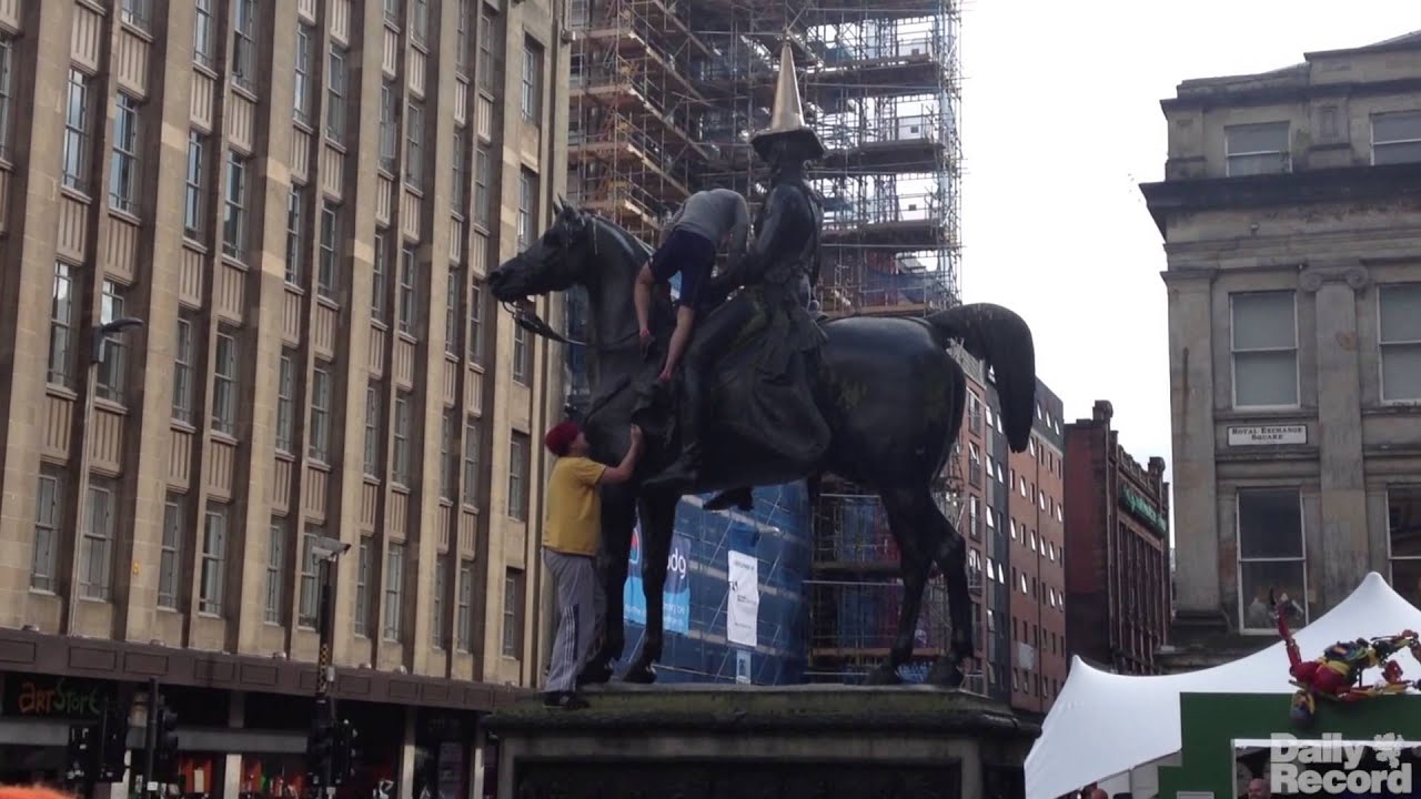 Golden cone on Duke of Wellington statue in Glasgow